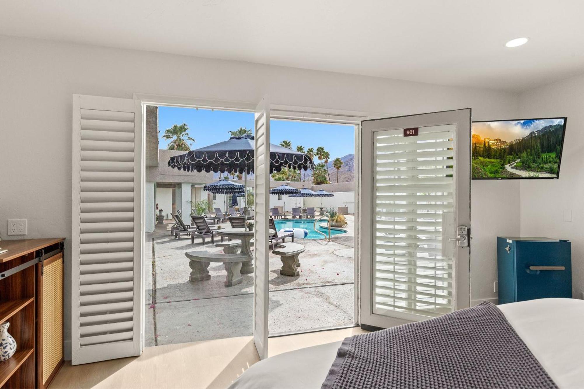 Casa Oliver Hotel & Resort - A Men'S Clothing Optional Resort In パーム・スプリングス エクステリア 写真