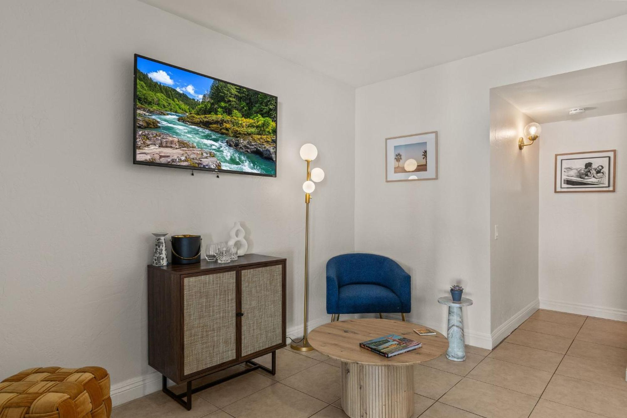 Casa Oliver Hotel & Resort - A Men'S Clothing Optional Resort In パーム・スプリングス エクステリア 写真