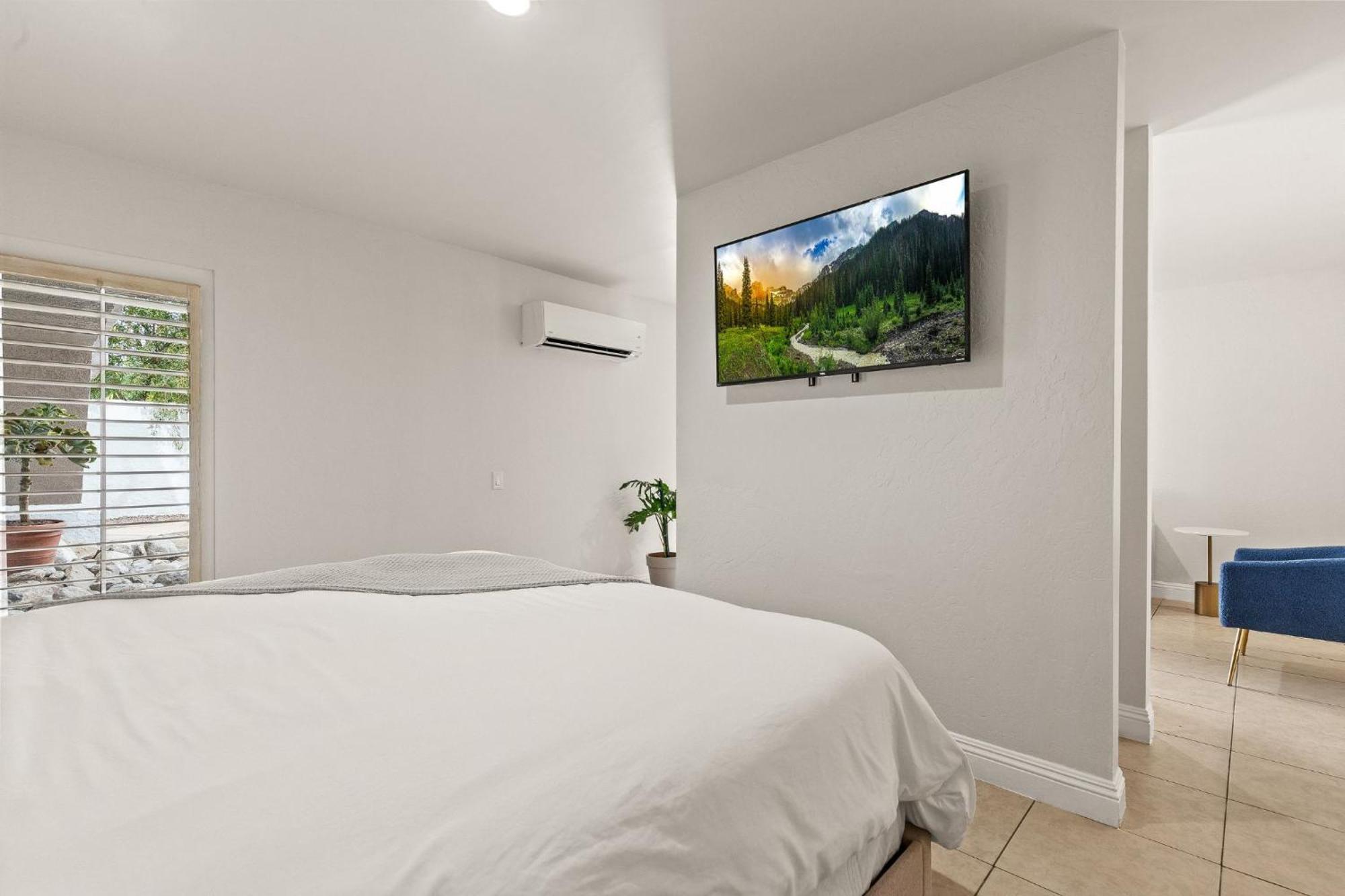 Casa Oliver Hotel & Resort - A Men'S Clothing Optional Resort In パーム・スプリングス エクステリア 写真