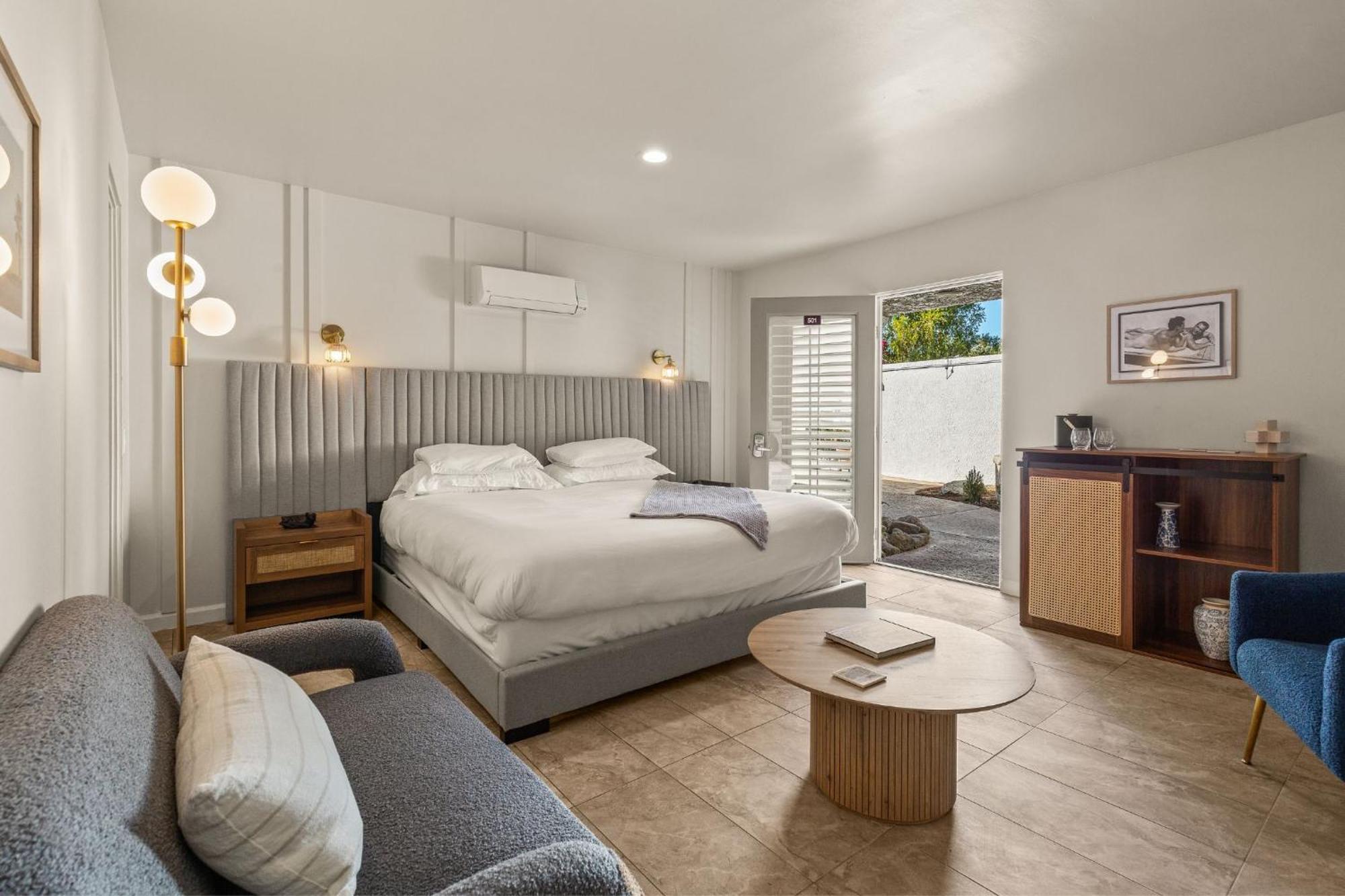 Casa Oliver Hotel & Resort - A Men'S Clothing Optional Resort In パーム・スプリングス エクステリア 写真