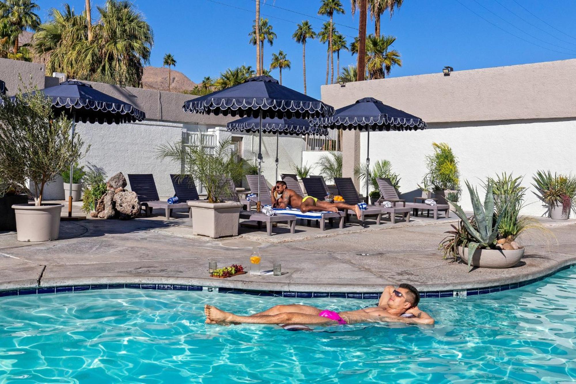 Casa Oliver Hotel & Resort - A Men'S Clothing Optional Resort In パーム・スプリングス エクステリア 写真